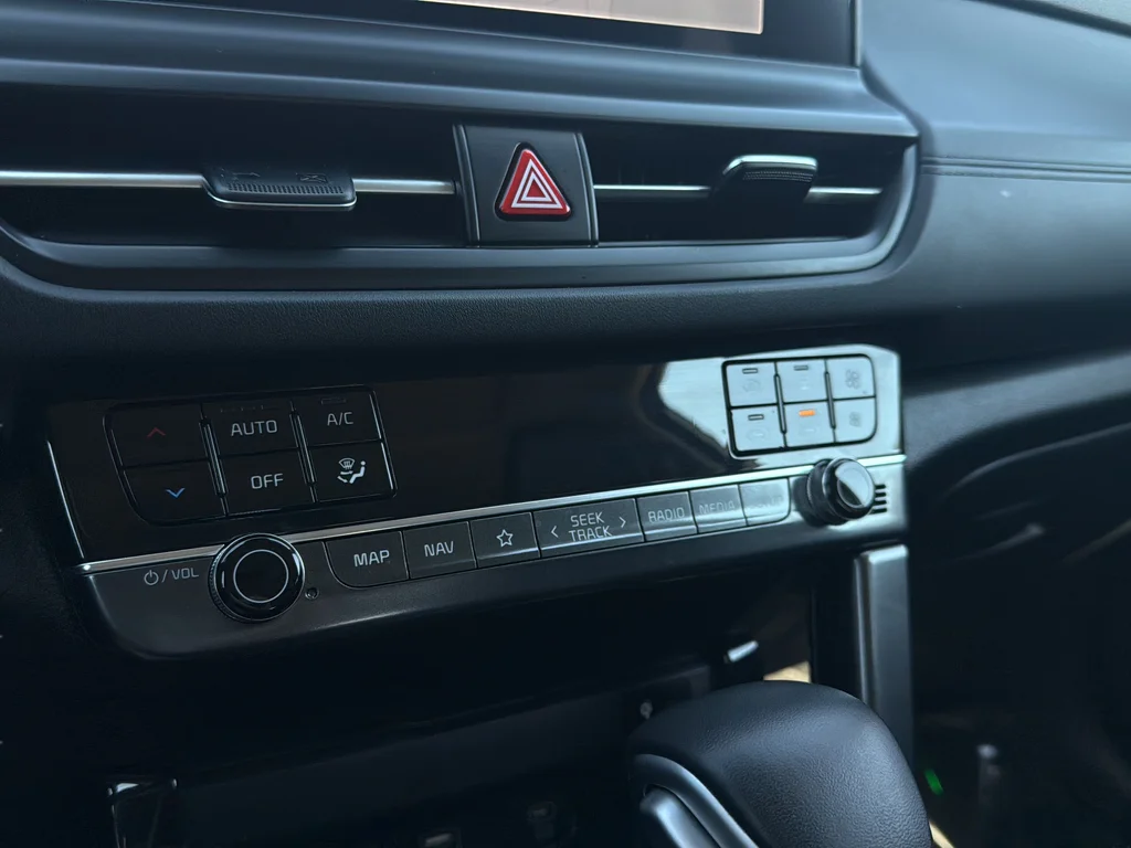 Certified Used 2024 Snow White Pearl Kia SX image 19