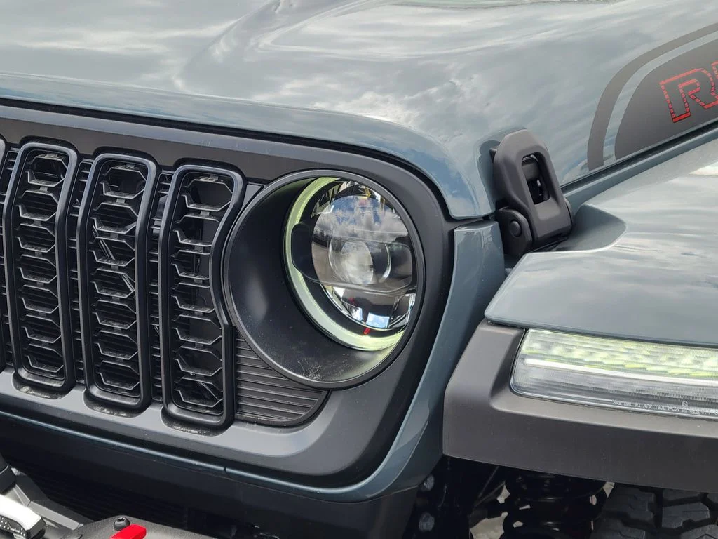New 2026 Anvil Clear-Coat Exterior Paint Jeep Shadow Ops image 22
