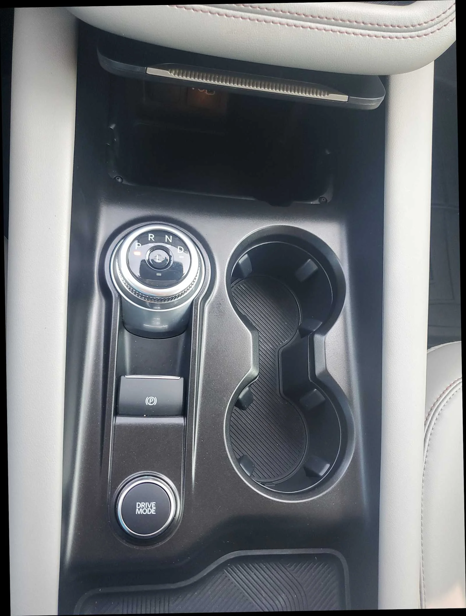 Used 2025 Star White Metallic Tri- Ford Active image 26
