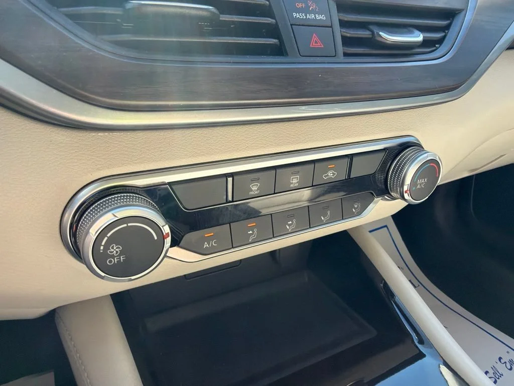 Used 2023 White Nissan 2.5 SV image 21