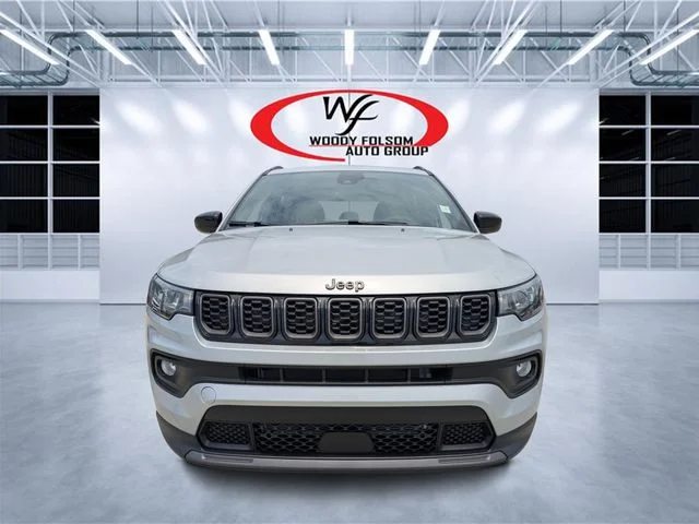 New 2026 Silver Zynith Metallic Clear-Coat Exterior Paint Jeep Latitude image 8