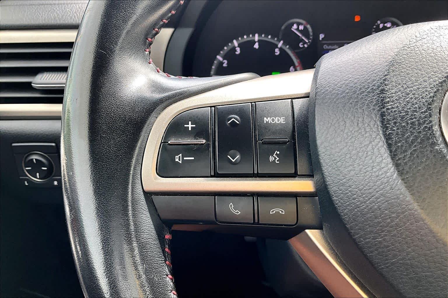 Used 2020 Starfire Pearl Lexus Premium image 24