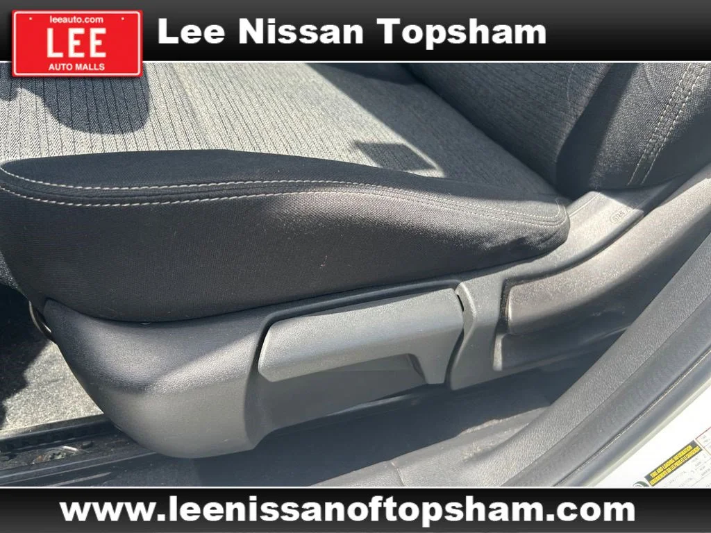 Used 2021 Glacier White Nissan S image 22