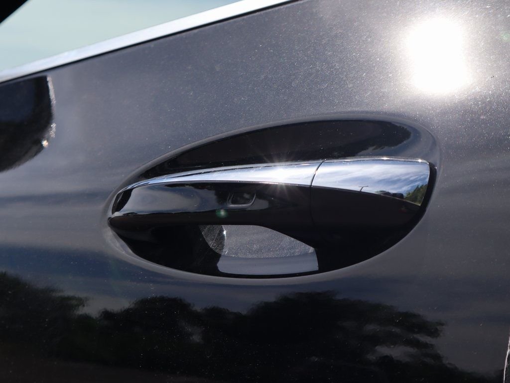 Used 2026 Cosmos Black Metallic Mercedes-Benz GLA 250 image 12