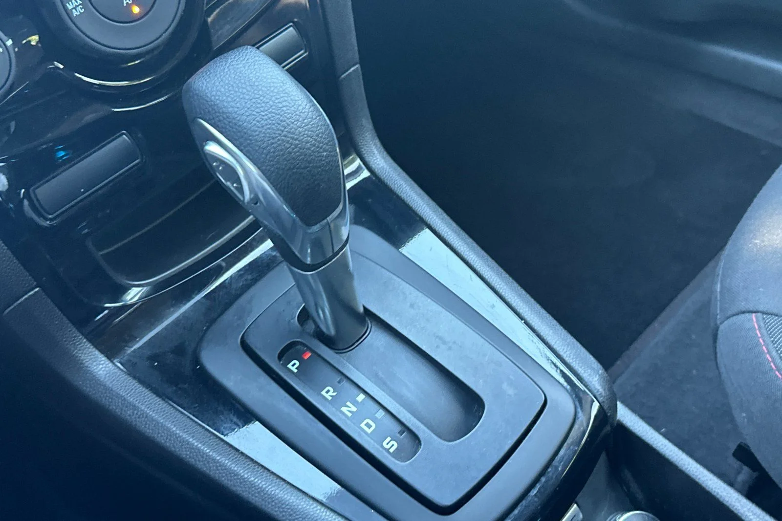 Used 2019 Oxford White Ford ST image 18