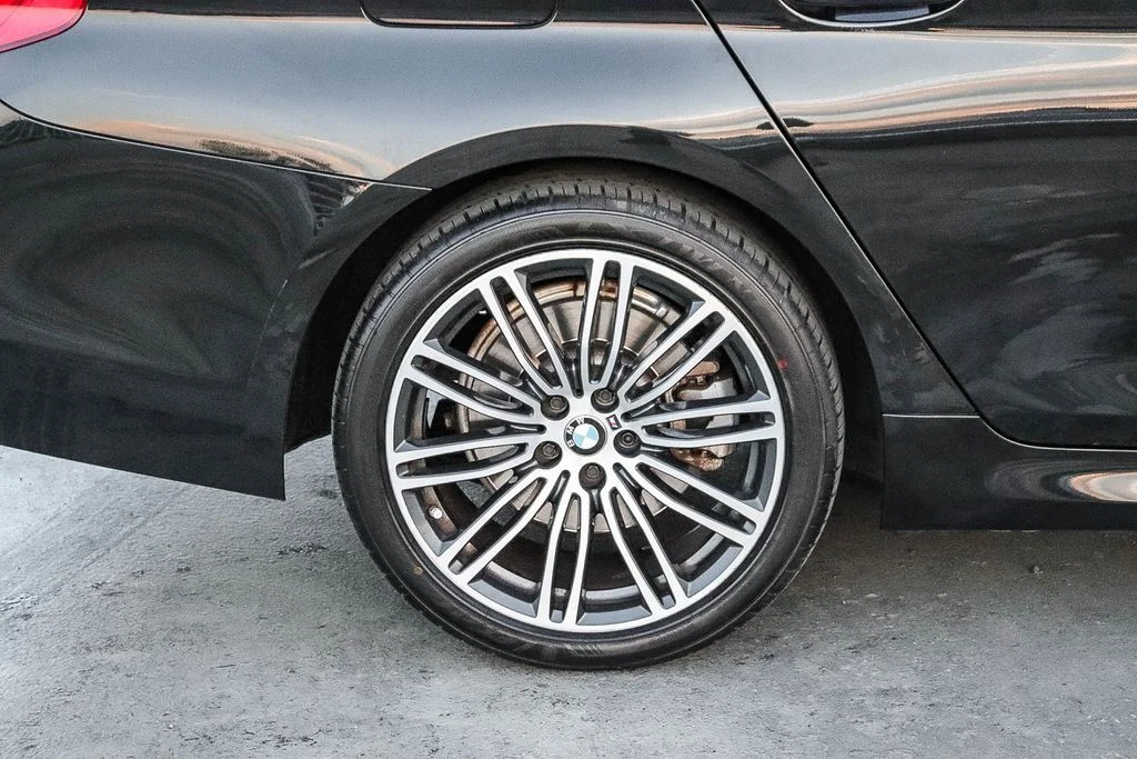 Used 2020 Black BMW 530e iPerformance image 12