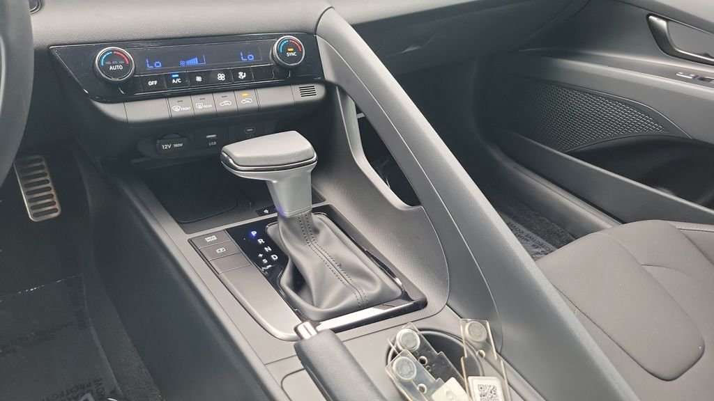 2025 Hyundai Elantra SEL - Photo 14