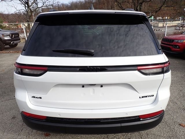 New 2025 Bright White Clear-Coat Exterior Paint Jeep Limited image 4