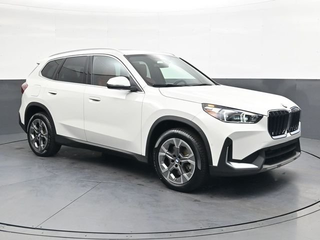 Used 2023 White BMW xDrive28i image 2
