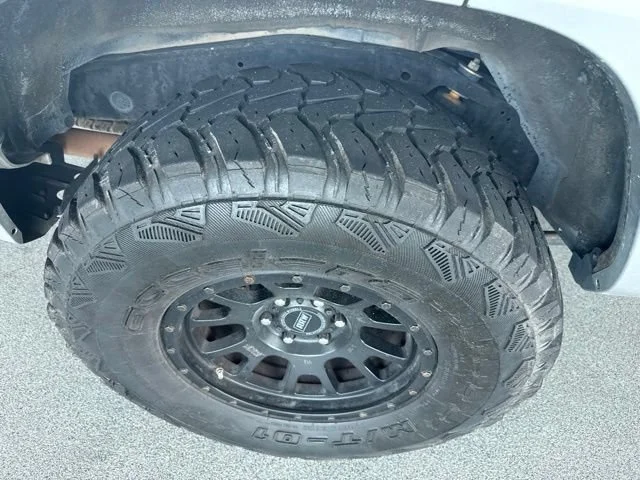Used 2017 Classic Silver Toyota SR5 image 8