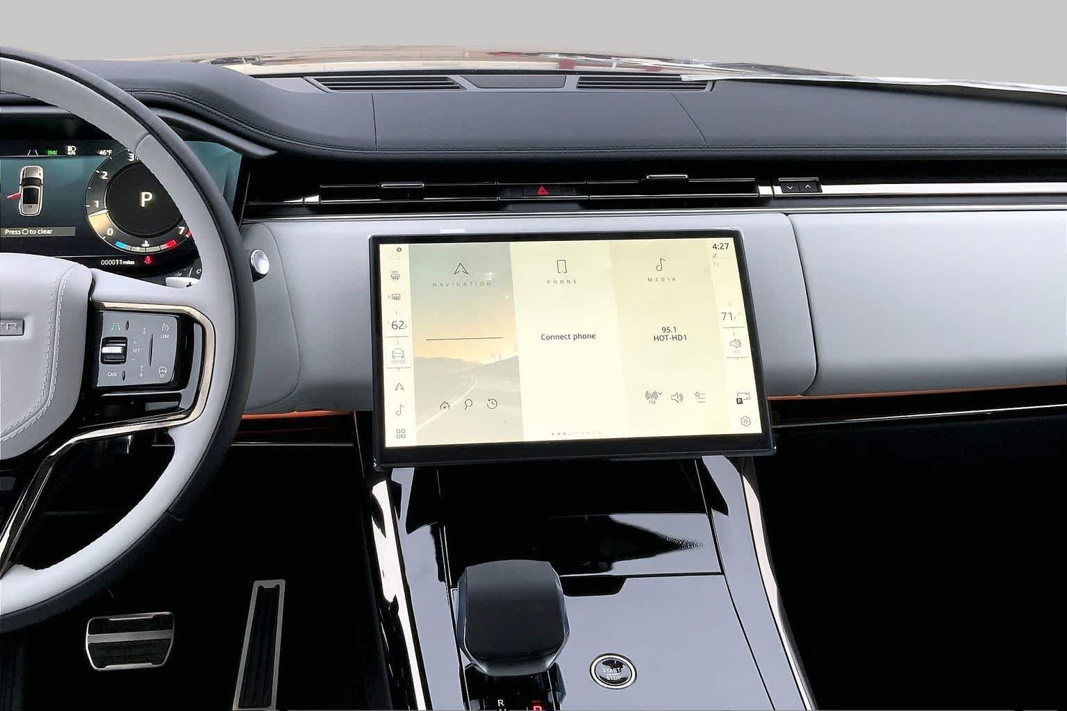New 2026 Charente Grey Land Rover Dynamic SE image 6
