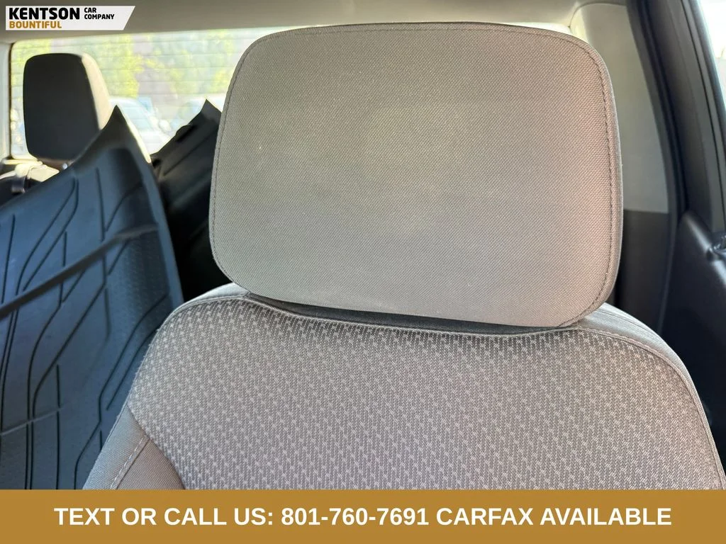 Used 2021 White Chevrolet Custom image 25