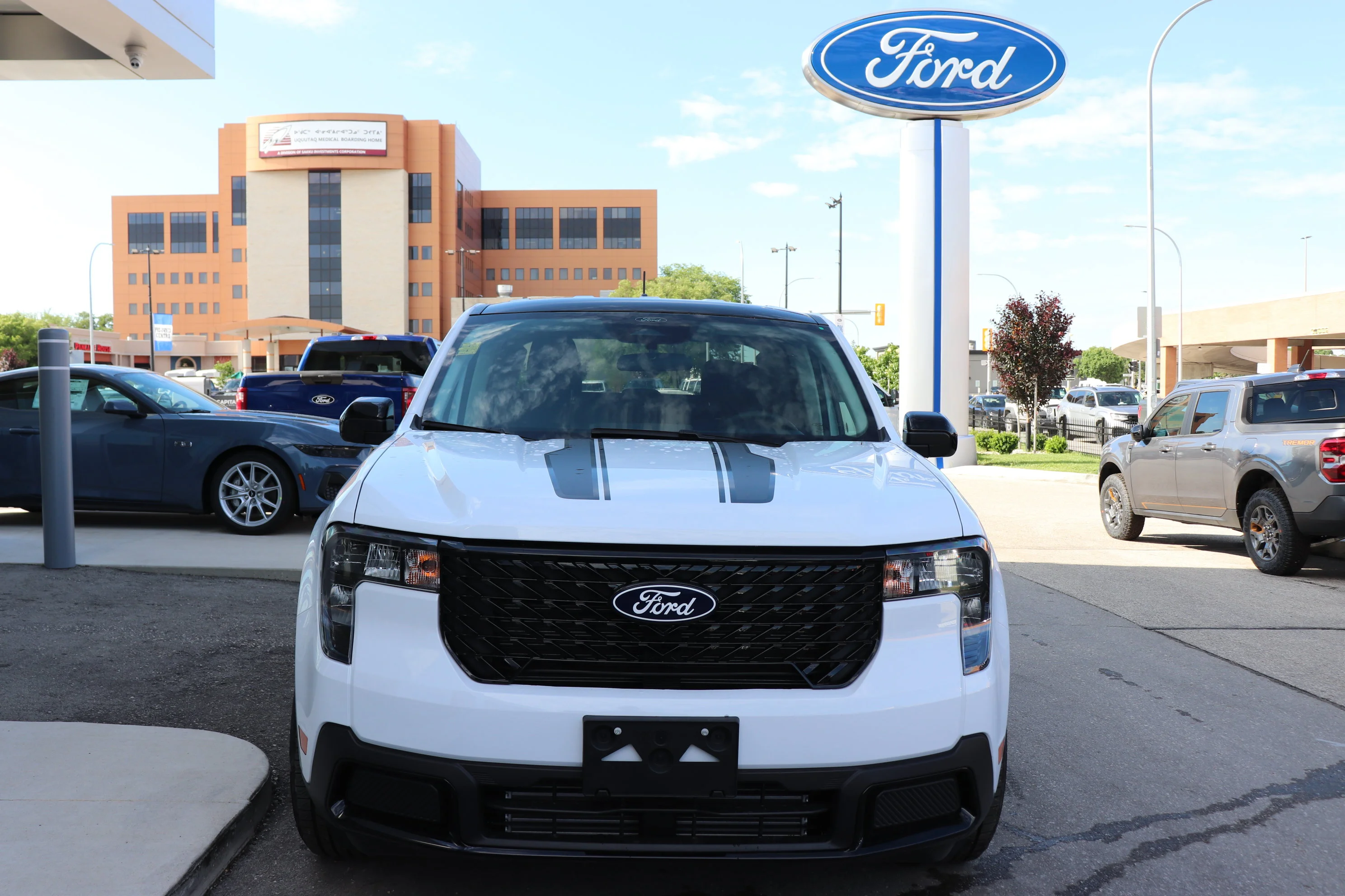 New 2026 OXFORD WHITE Ford XLT image 2
