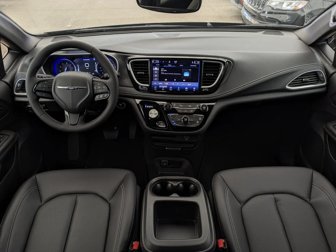 New 2026 Black Chrysler Select - - AWD - 3.6L Pentastar VVT V6 - S Appearance Pkg w/ 20 Whls & More! image 24