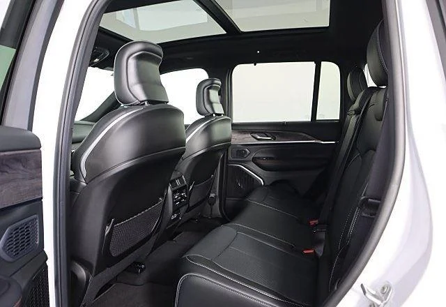 2025 Jeep Grand Cherokee Overland - Photo 7