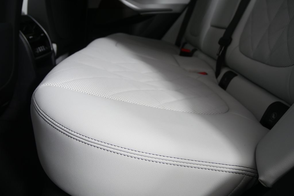 New 2026 Alpine White BMW sDrive40i image 14