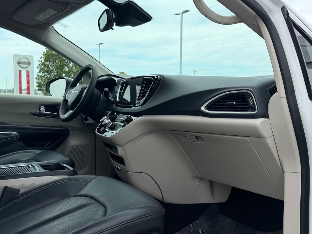Used 2023 White Chrysler Touring L image 20