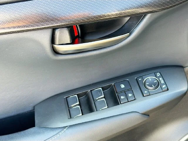Used 2018  Lexus 300 Base image 17