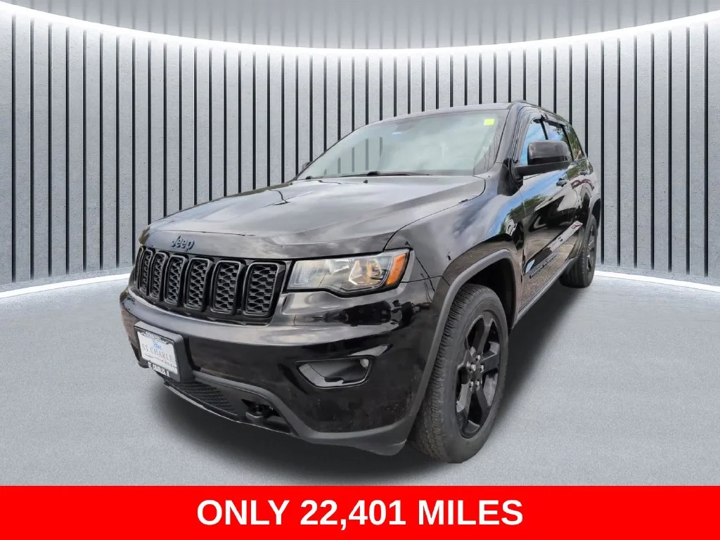 Used 2020 Black Jeep Laredo image 11