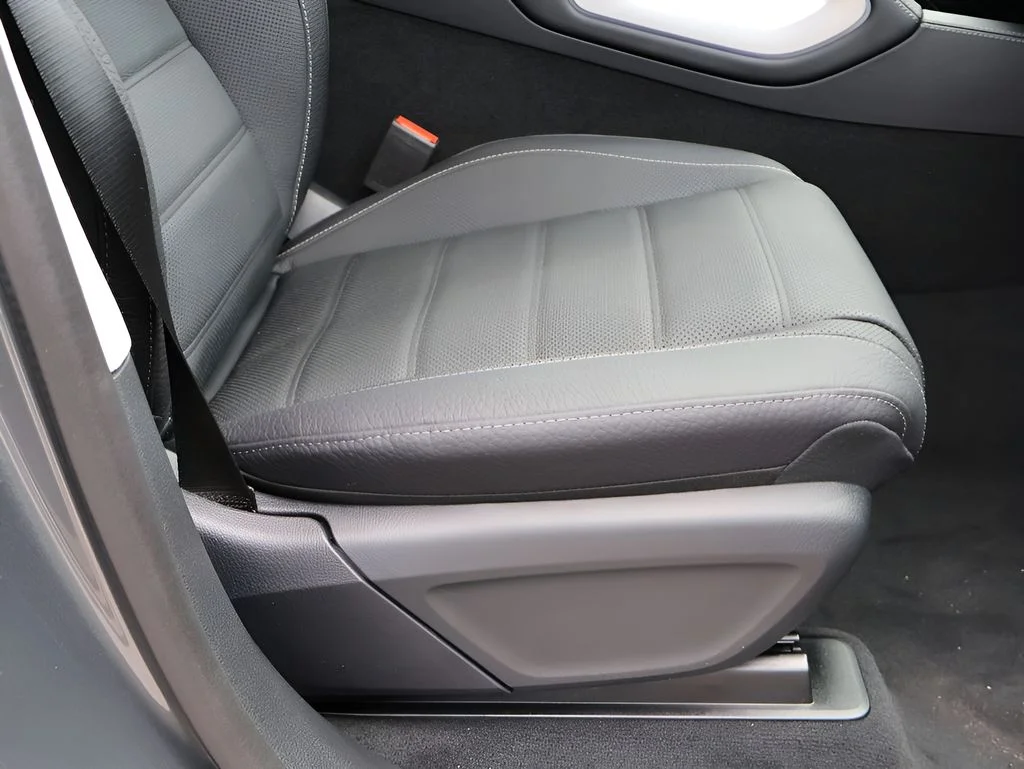 New 2026 Selenite Grey Metallic Mercedes-Benz GLE 450 image 10