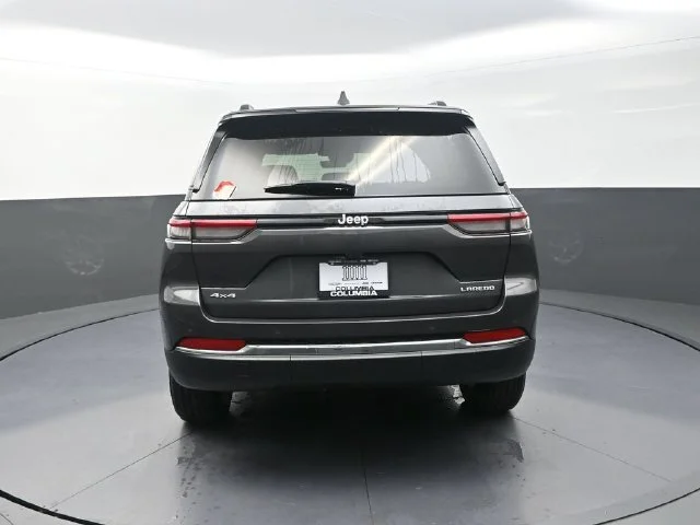 New 2026 Baltic Gray Metallic Clear-Coat Exterior Paint Jeep Laredo X image 7