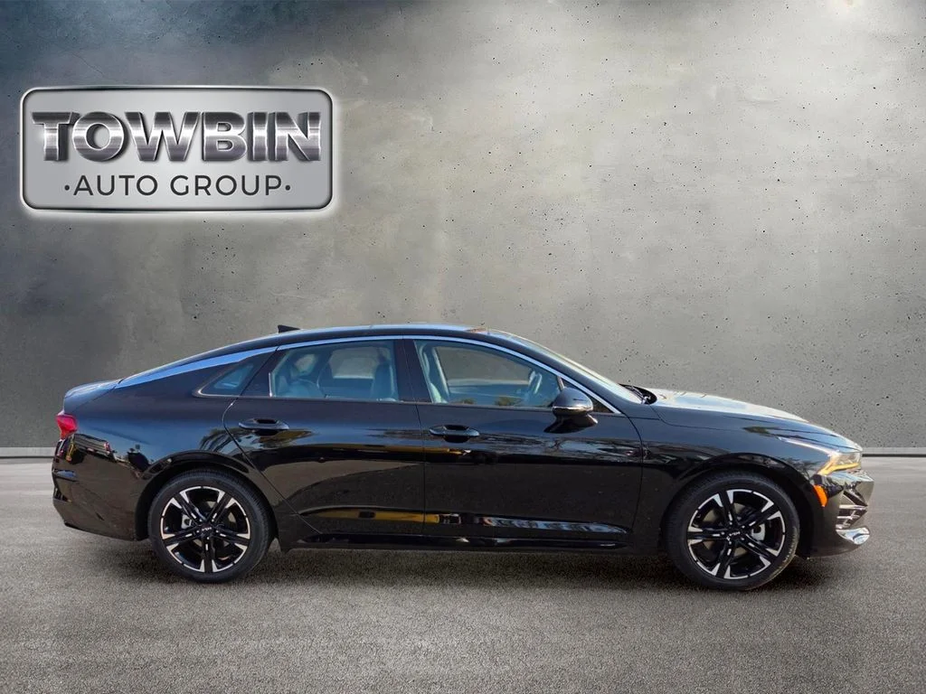 Used 2024 Black Kia GT-Line image 3