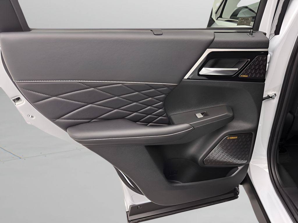 New 2026  Mitsubishi Black Edition image 39