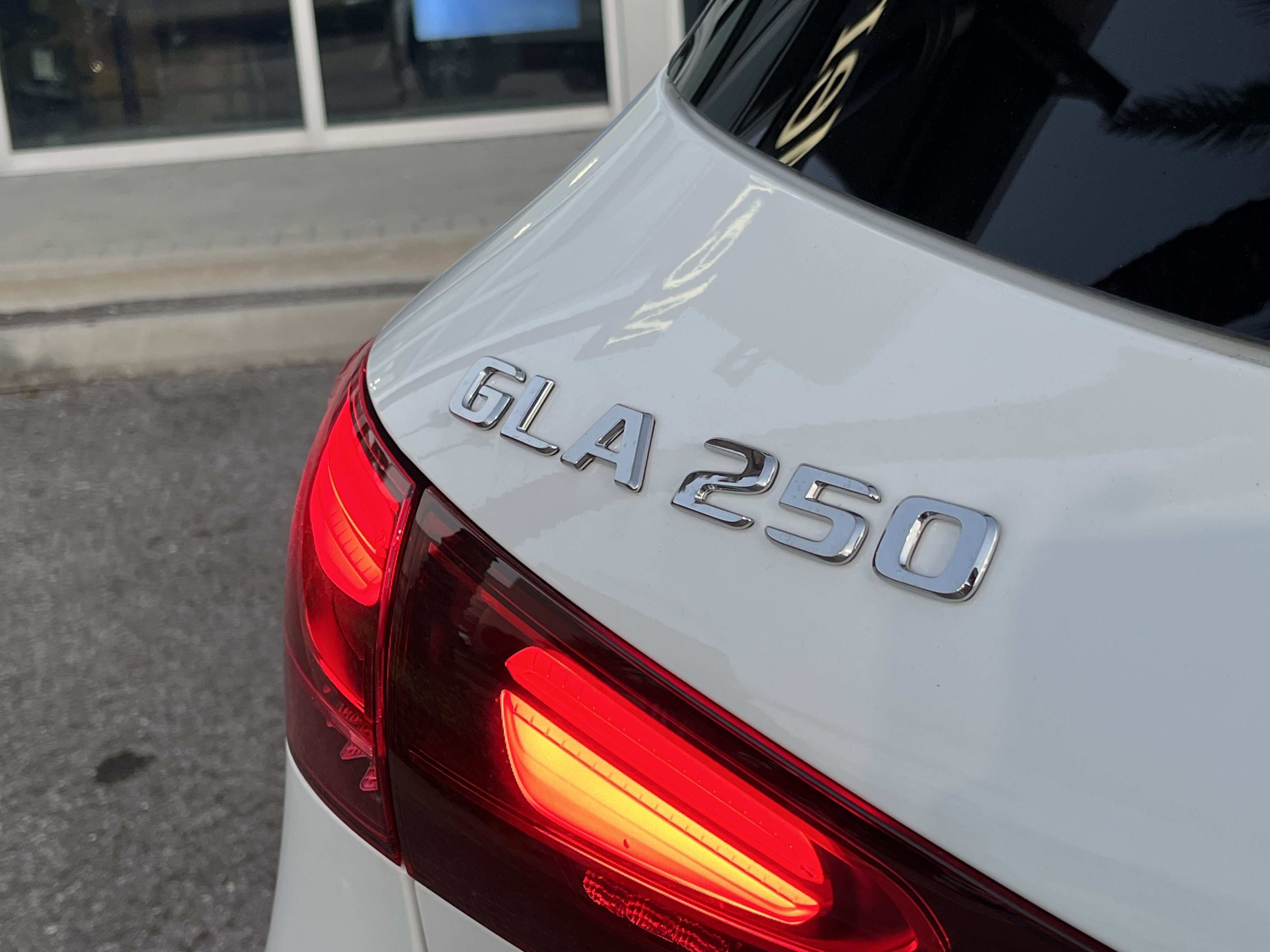 New 2026 Polar White Mercedes-Benz GLA 250 image 35