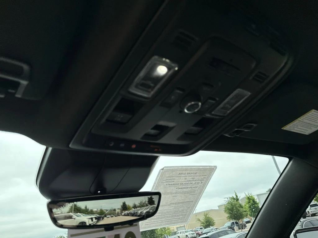 Used 2022 White Cadillac Sport image 29