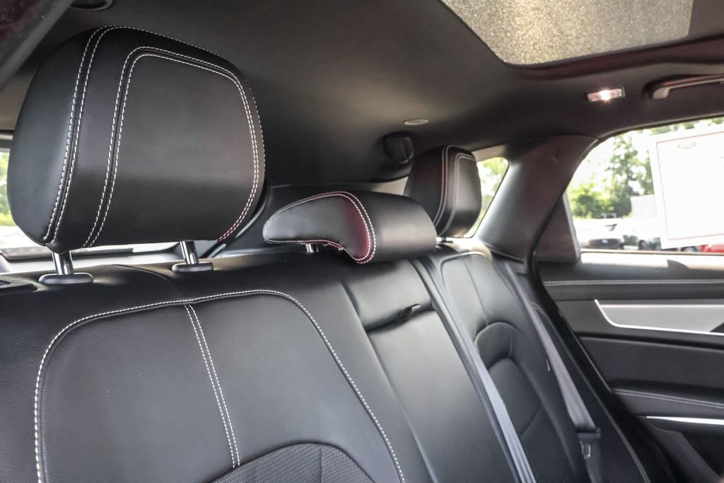 Used 2024  Jaguar P400 R-Dynamic S image 34