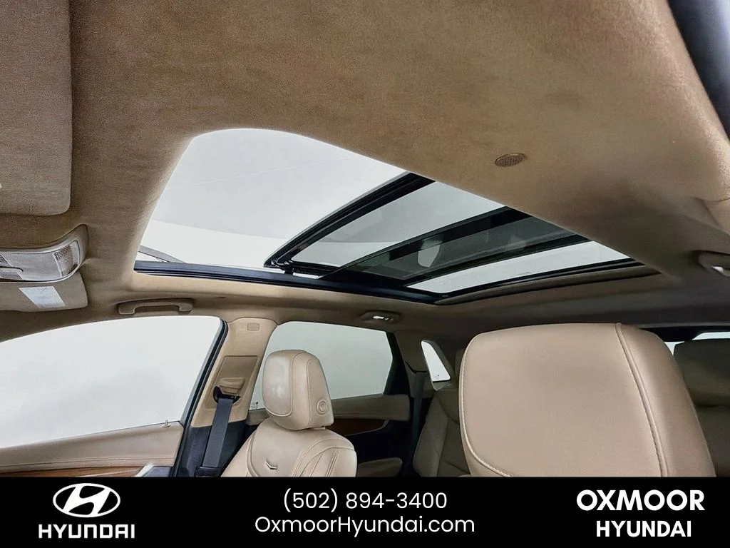 Used 2019 Crystal White Tricoat Cadillac Platinum AWD image 23