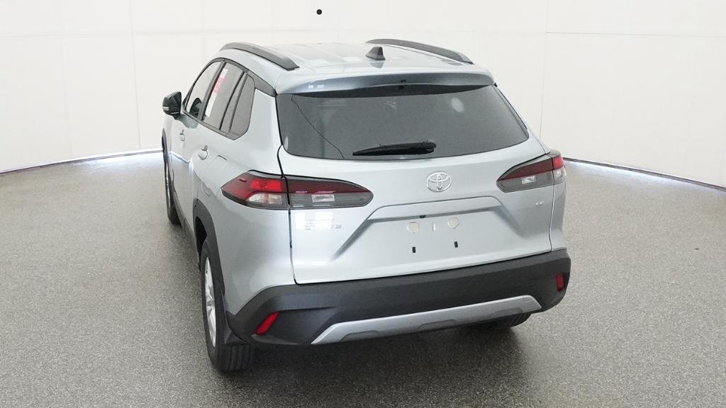 2026 Toyota Corolla Cross LE - Image 5