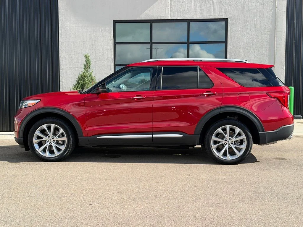 Used 2023 Red Ford Platinum image 2