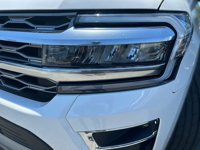 Used 2023 White Ford Platinum image 9