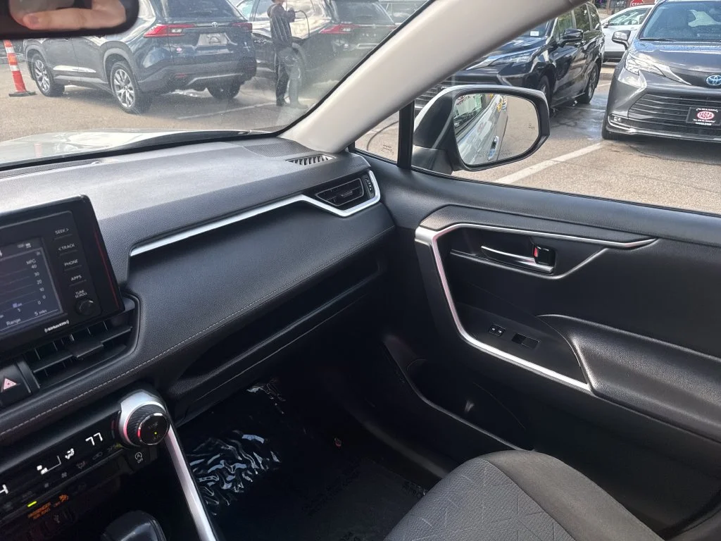 Used 2021 Silver Toyota XLE image 28