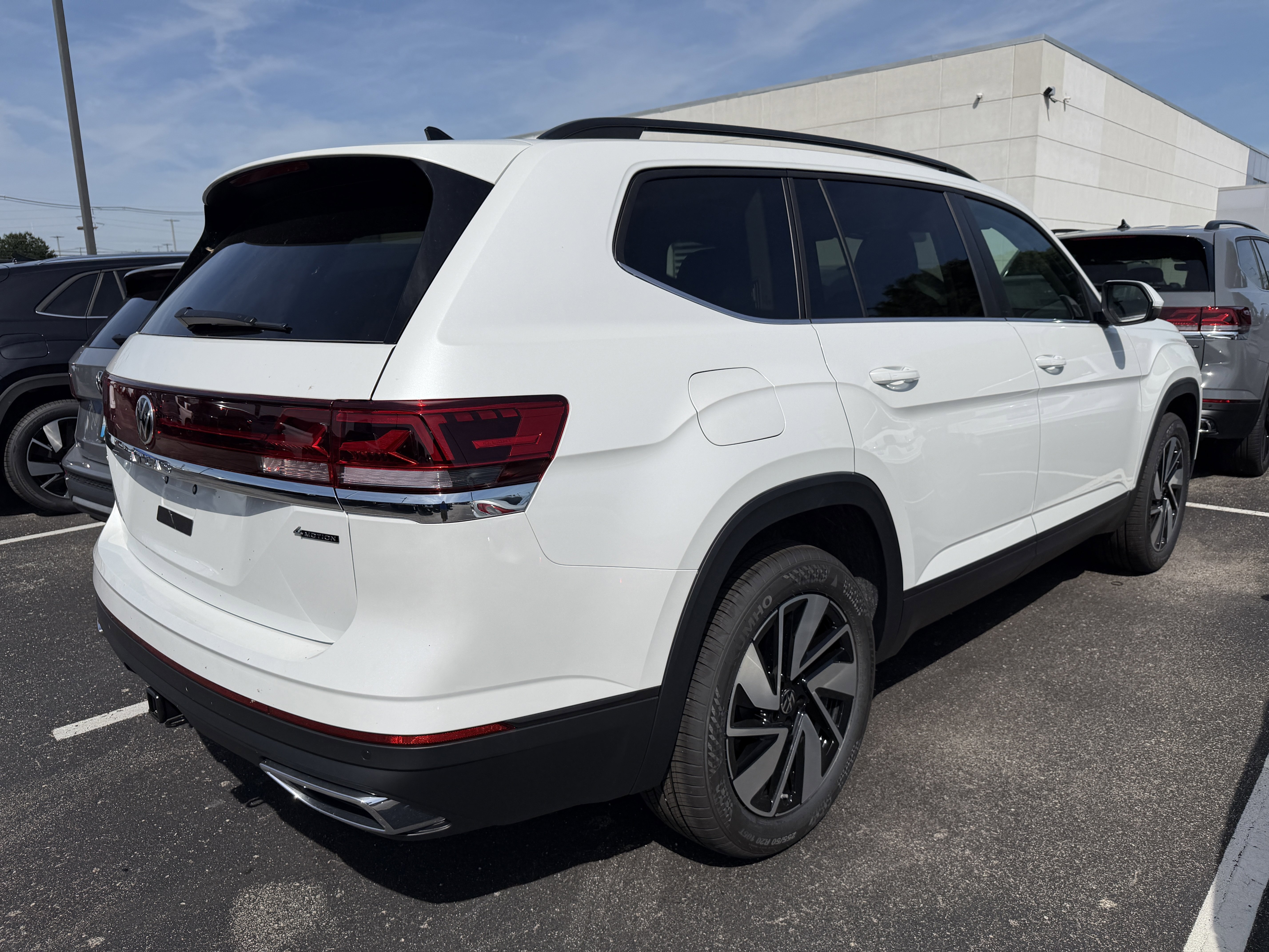 New 2026 Opal White Pearl Volkswagen 2.0T SE w/Technology image 7
