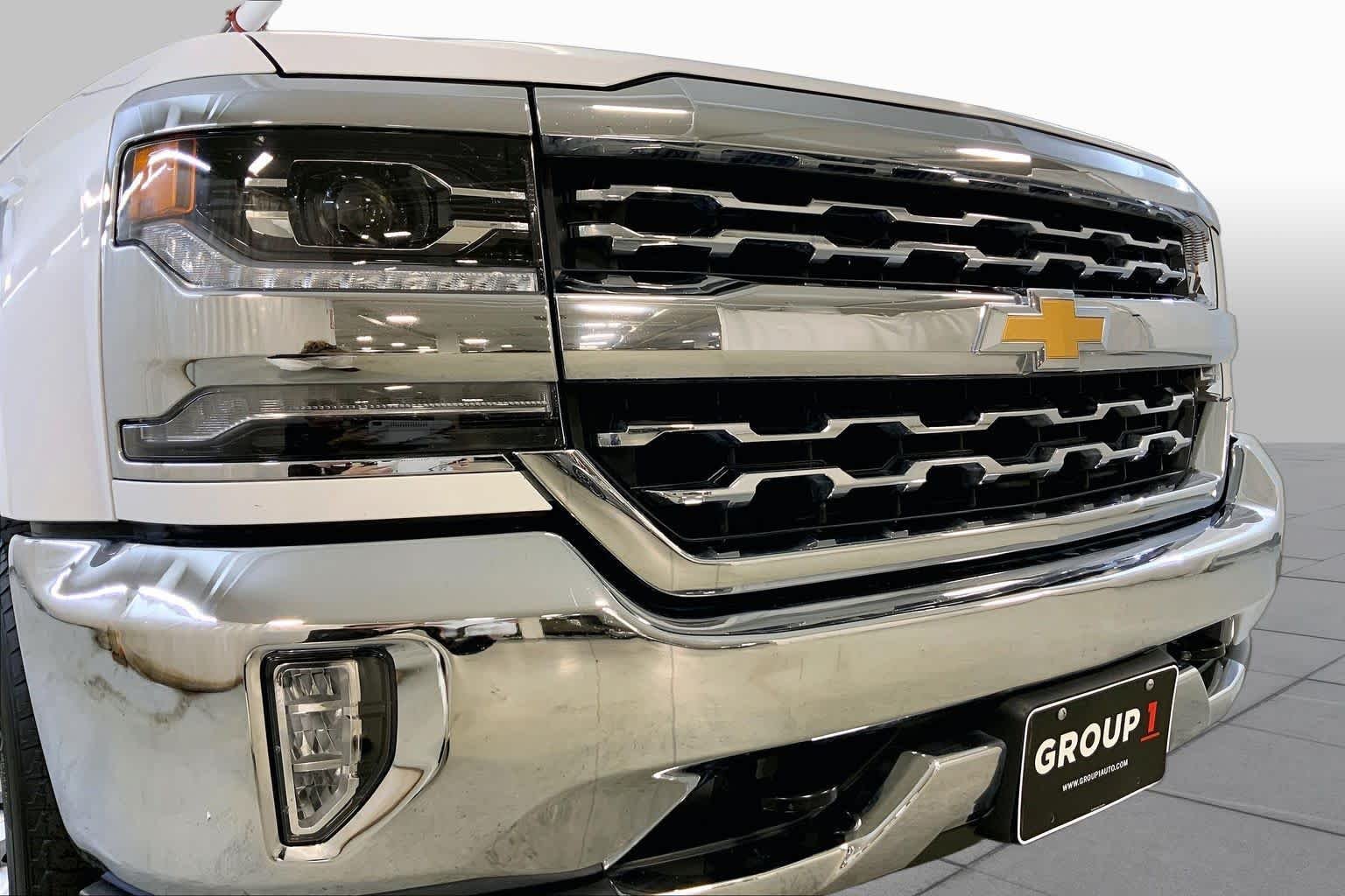 Used 2018 Summit White Chevrolet LTZ image 32