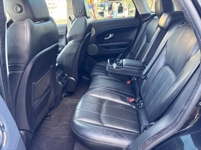 Used 2017  Land Rover SE image 29