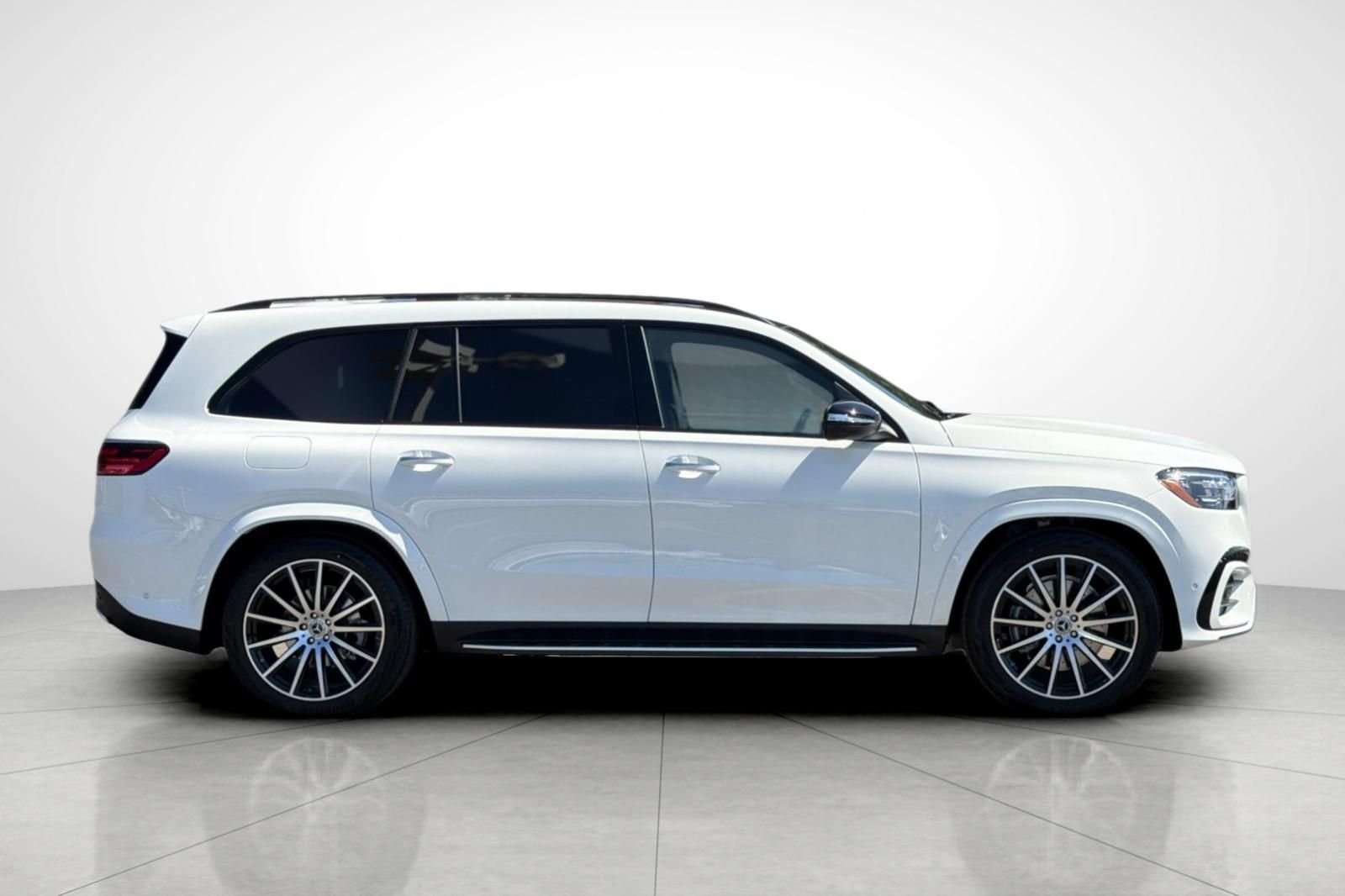 New 2026 Polar White Mercedes-Benz GLS 450 image 33