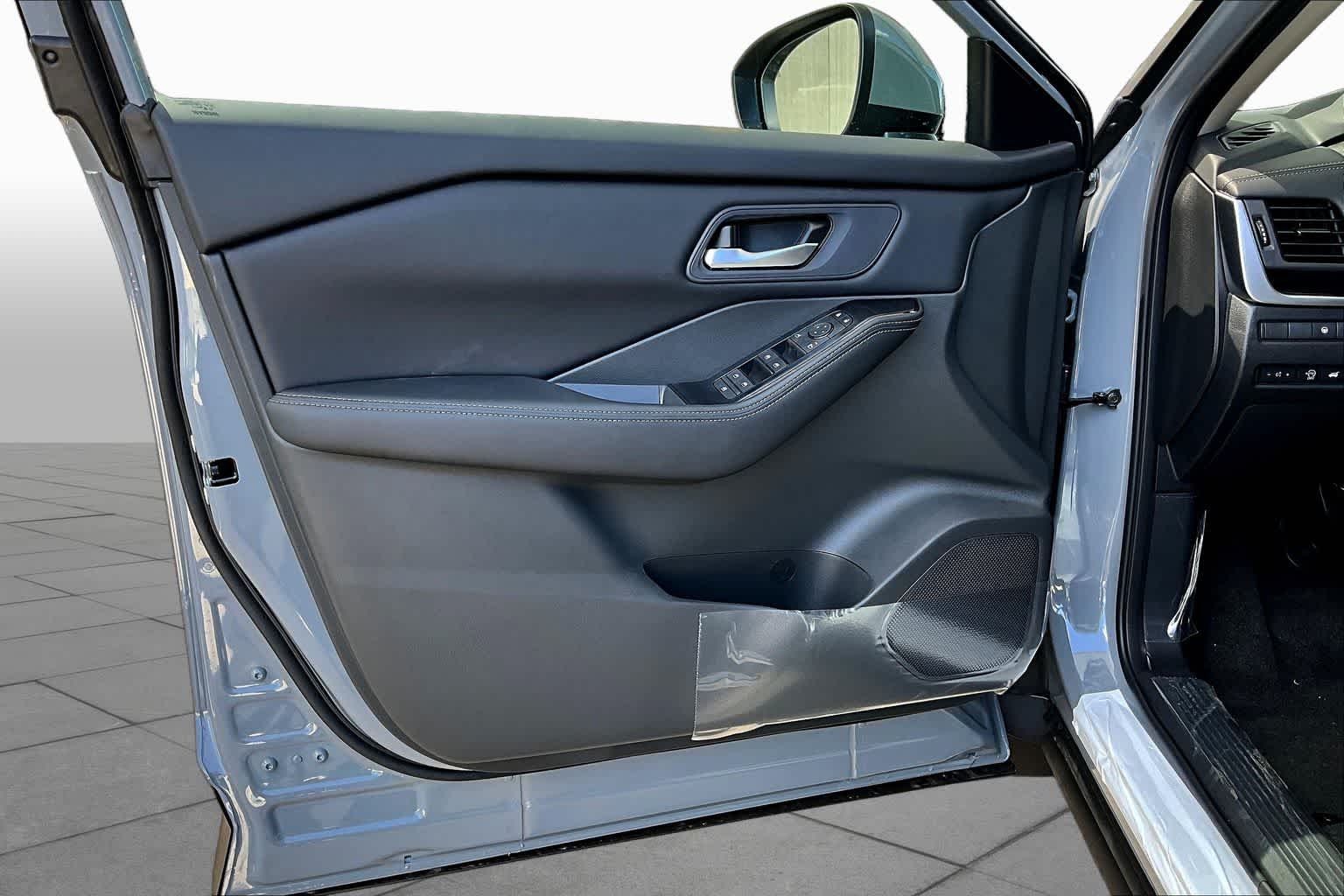 New 2026 Boulder Gray Pearl Nissan SV image 13