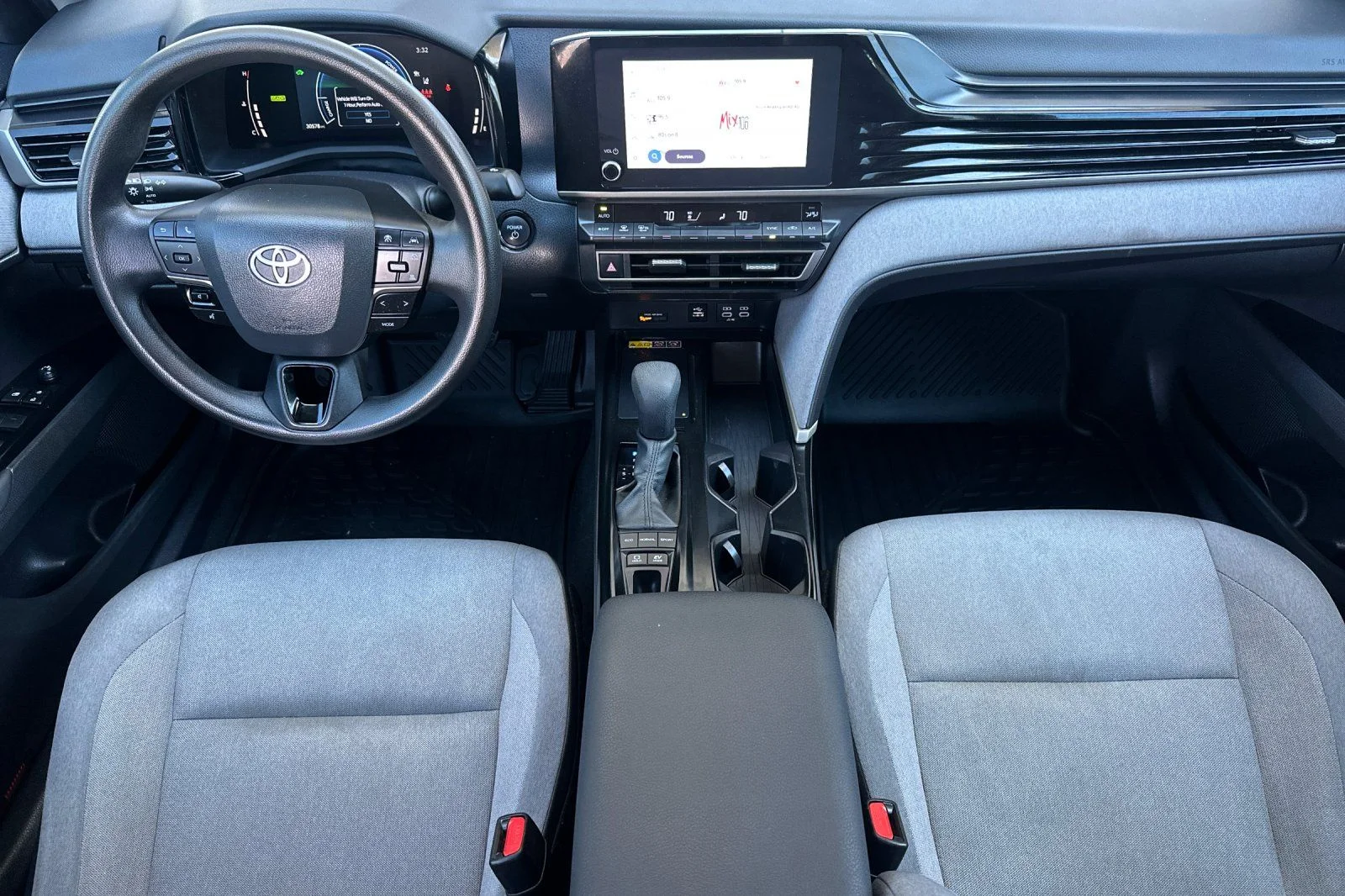 Used 2025  Toyota LE image 13