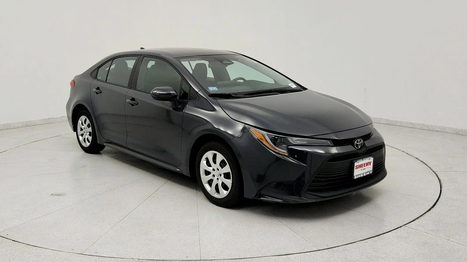 Used 2025  Toyota LE image 1