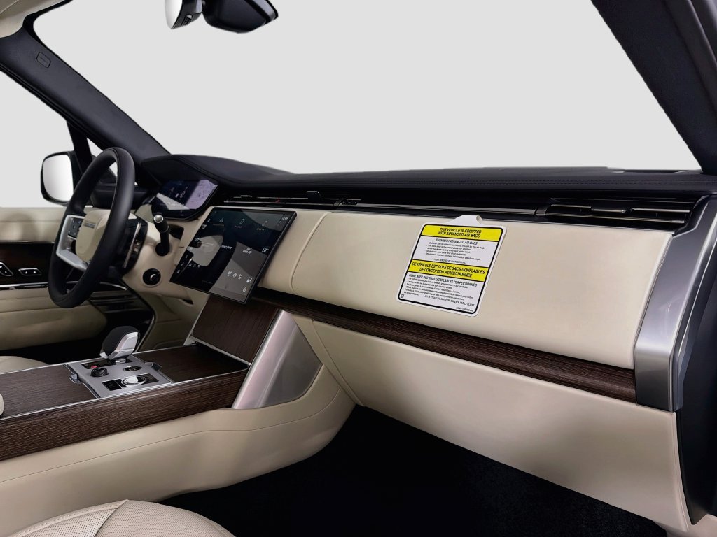 New 2027 Fuji White Land Rover SE image 31