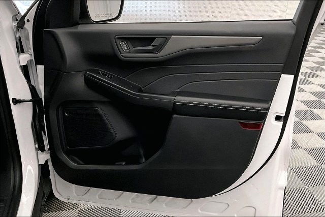 Used 2025 Oxford White Ford Active image 20
