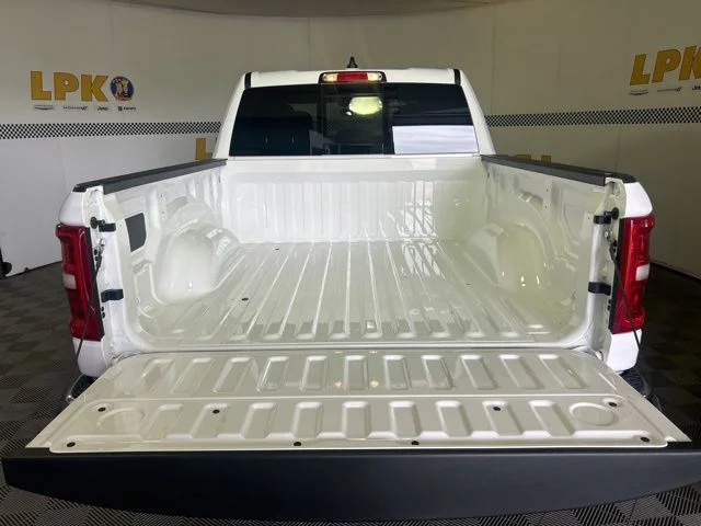 New 2026 Bright White Clear-Coat Exterior Paint RAM BIG HORN image 5