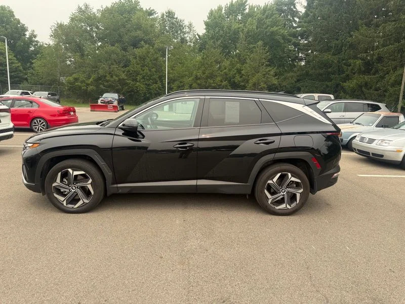 Used 2022 Black Hyundai SEL Convenience image 16