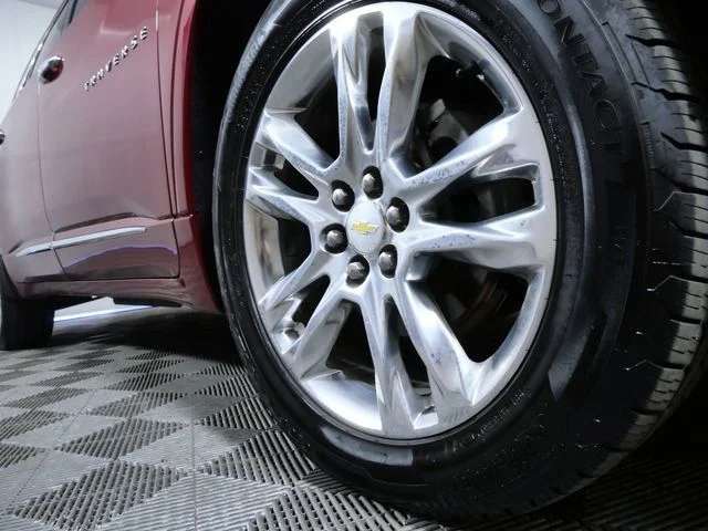 Used 2018 Red Chevrolet High Country image 2