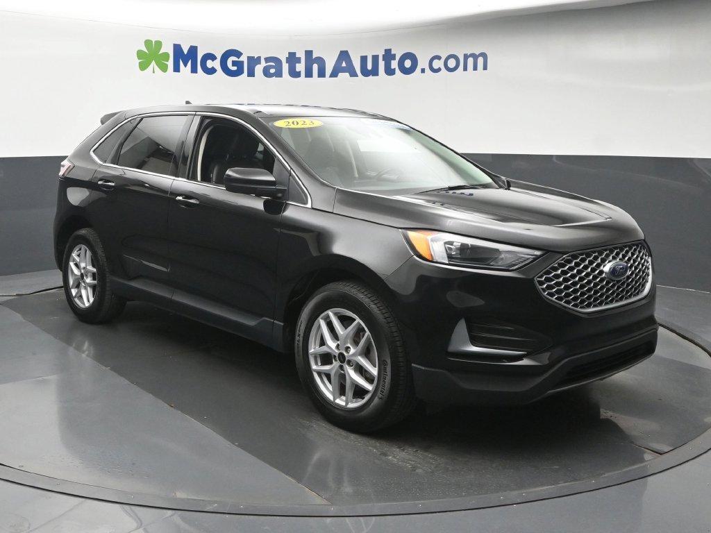 Used 2023 Black Ford SEL image 2