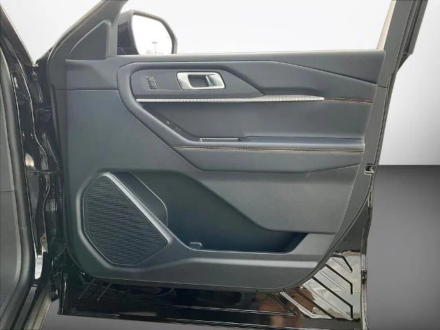 New 2026 Agate Black Metallic Ford Tremor® image 65