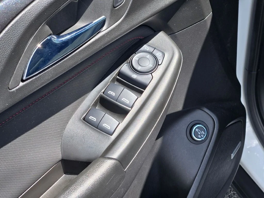 Used 2022 Summit White Chevrolet RS image 20